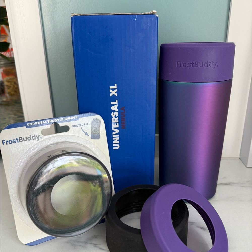 FrostBuddy Universal XL Tumbler in Purple and Black
